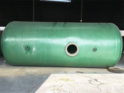 泰安玻璃鋼化糞池 防腐保溫 玻璃鋼管道 玻璃鋼儲罐_環(huán)保設備加工_第一槍