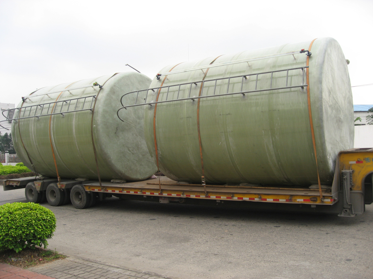 黑龍江玻璃鋼儲罐 大容積、長壽命、可替代PE儲罐的優選方案